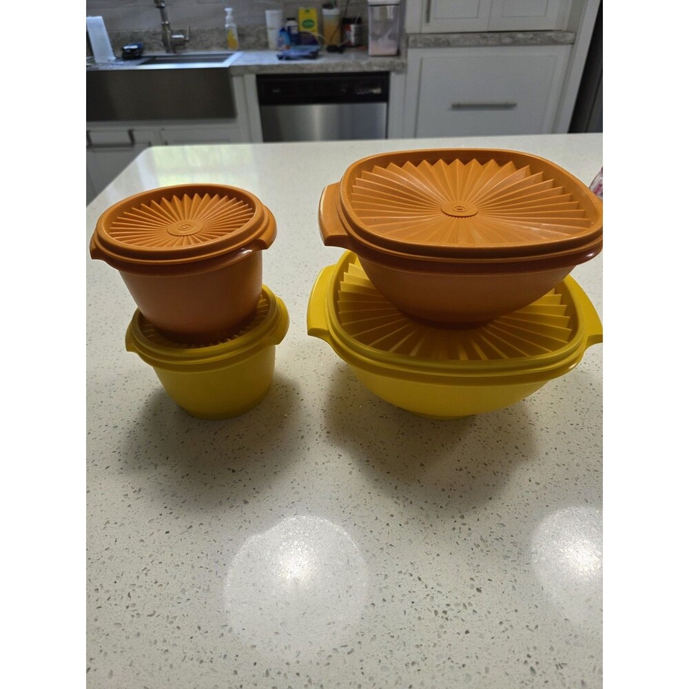 4 Vintage Tupperware Servalier bowls and matching starburst lids Harvest Colors